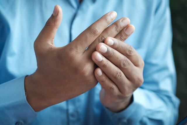 aching hands caused by inflammation for article "Does alcohol cause inflammation?"